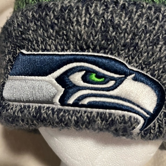 47 NFL Seattle Seahawks Football Beanie Winter Hat - Picture 4 of 10